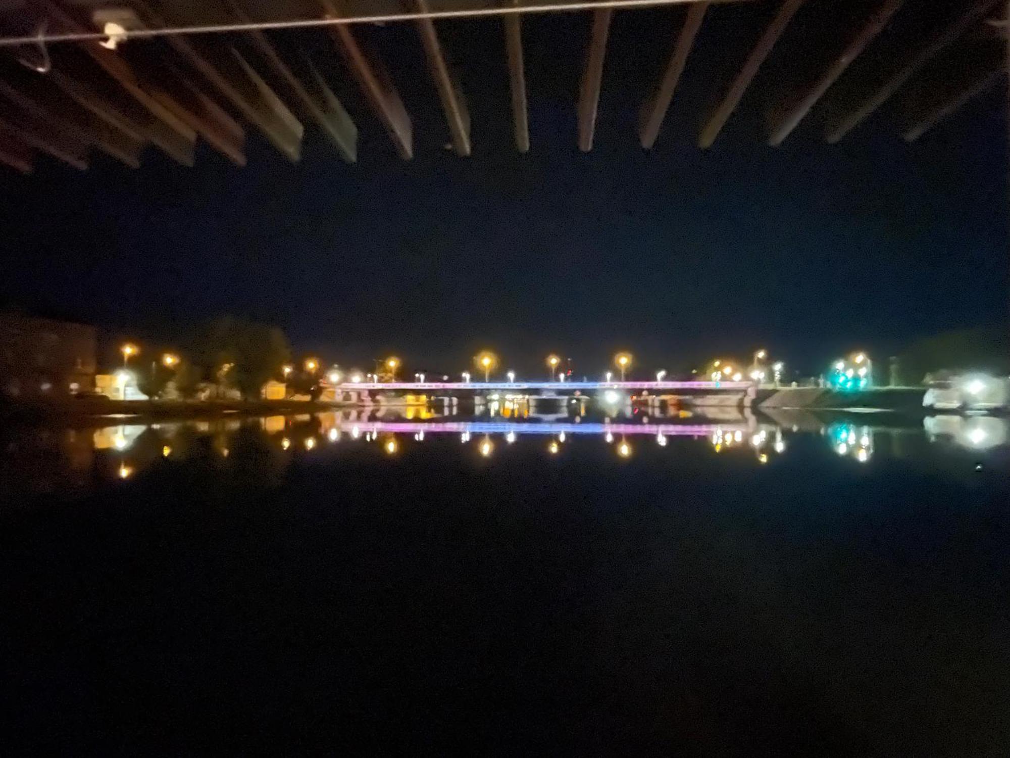 Houseboat On The Water Hotel เลียปาญา ภายนอก รูปภาพ