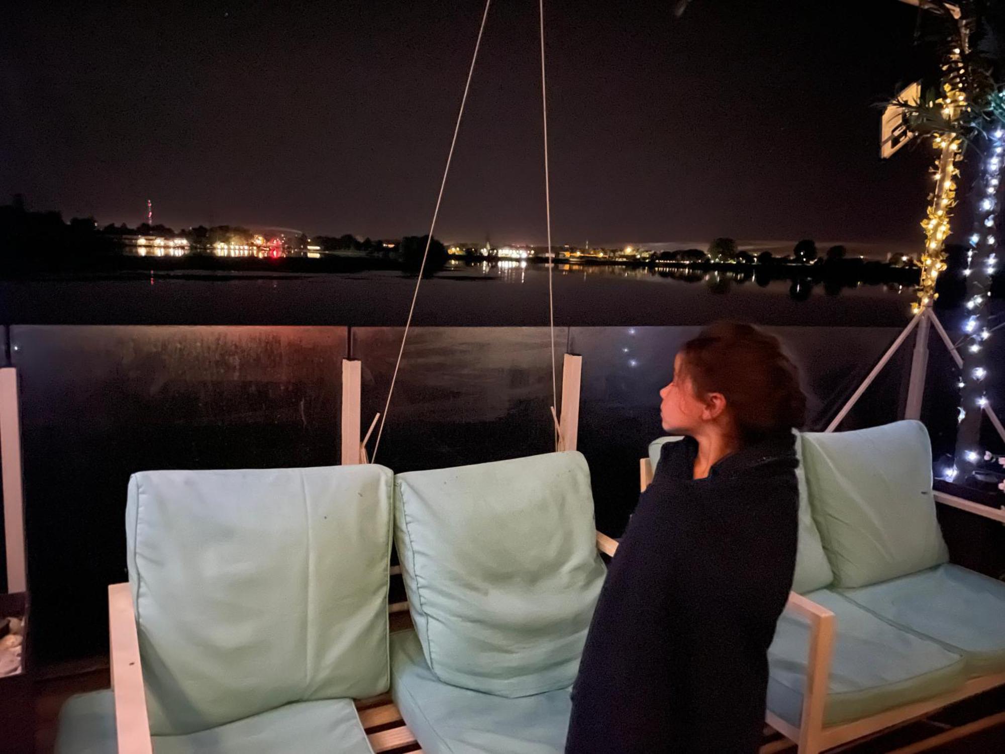Houseboat On The Water Hotel เลียปาญา ภายนอก รูปภาพ